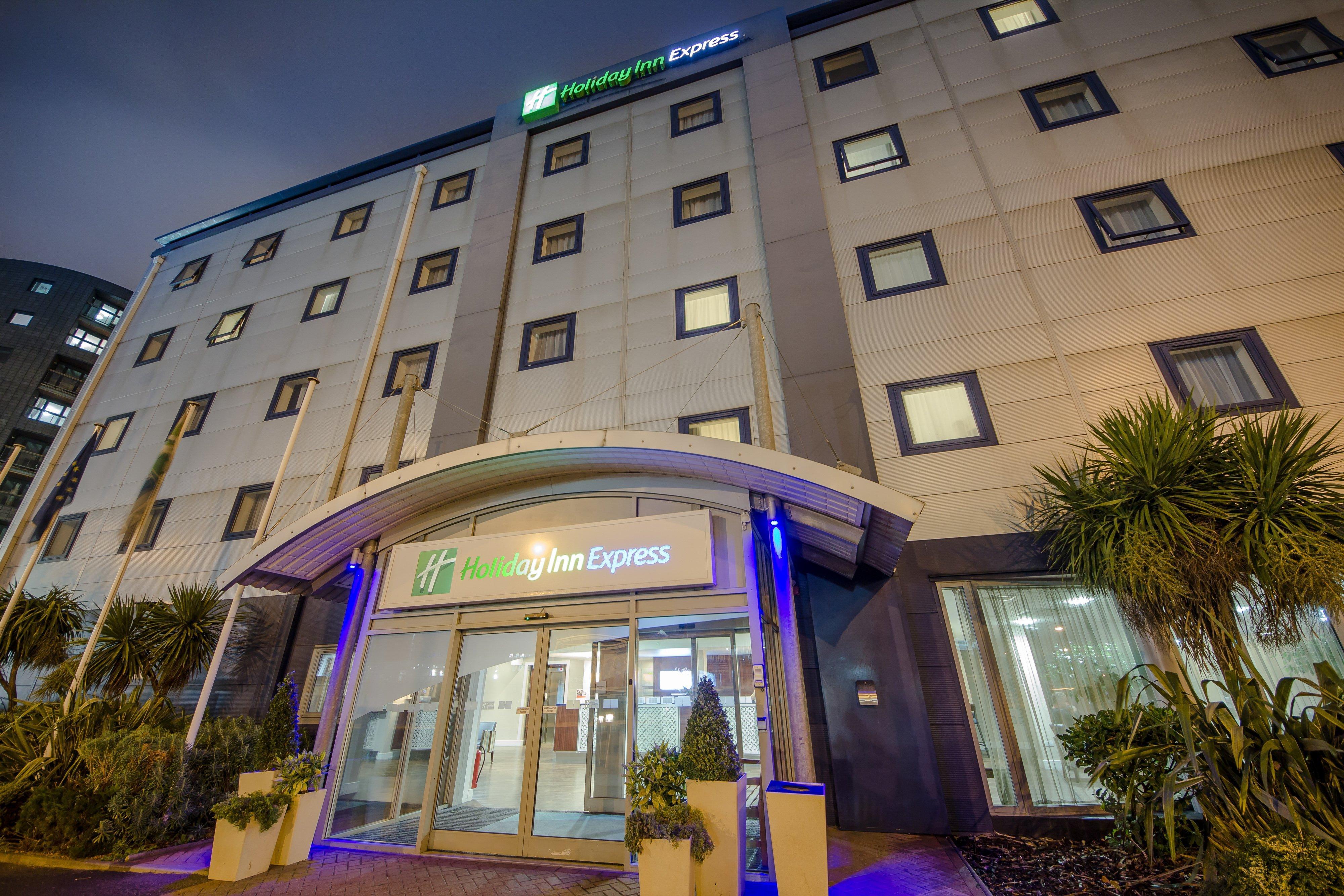 Holiday Inn Express Royal Docks By Ihg Londra Dış mekan fotoğraf
