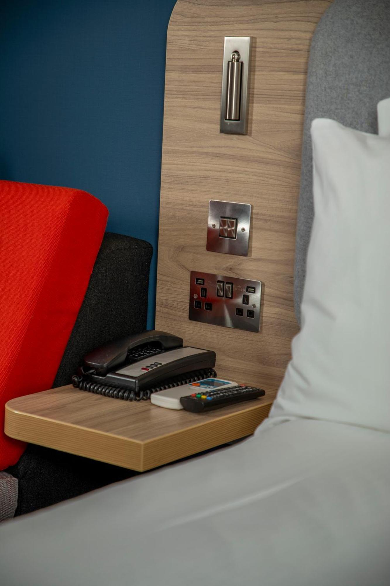 Holiday Inn Express Royal Docks By Ihg Londra Dış mekan fotoğraf