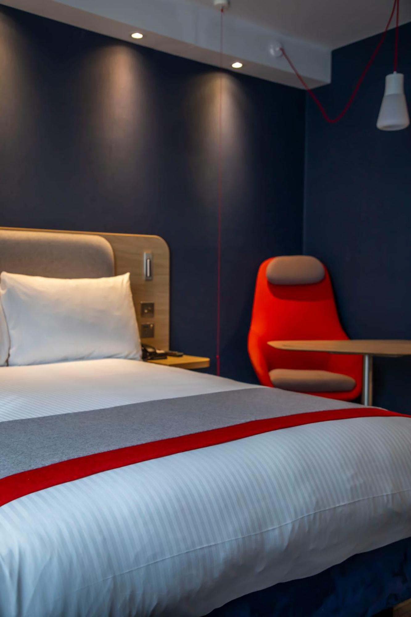 Holiday Inn Express Royal Docks By Ihg Londra Dış mekan fotoğraf
