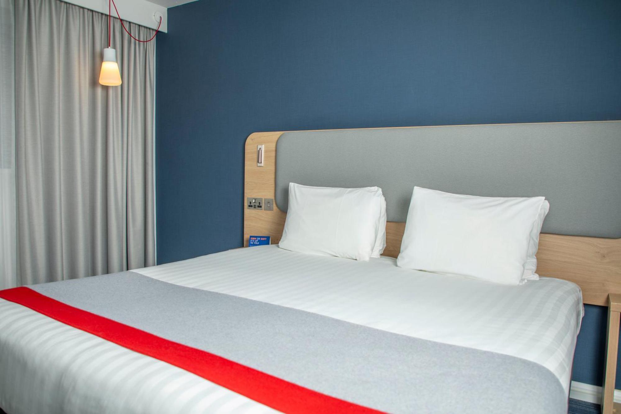 Holiday Inn Express Royal Docks By Ihg Londra Dış mekan fotoğraf