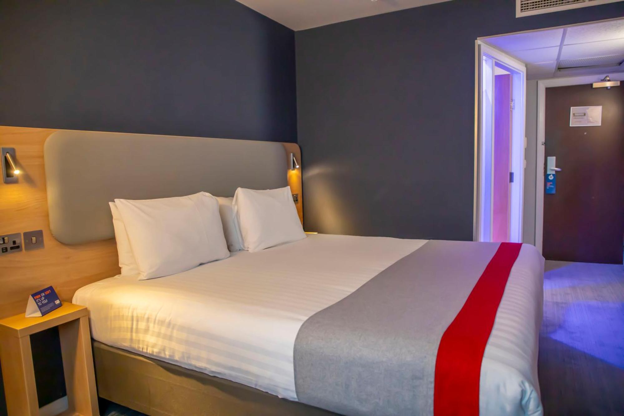 Holiday Inn Express Royal Docks By Ihg Londra Dış mekan fotoğraf