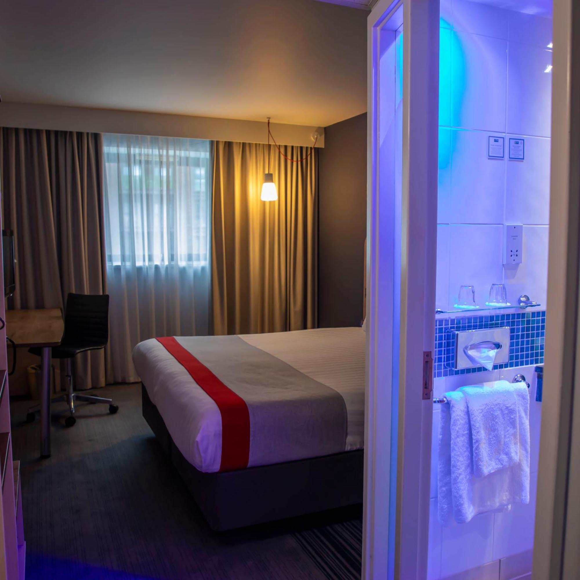 Holiday Inn Express Royal Docks By Ihg Londra Dış mekan fotoğraf
